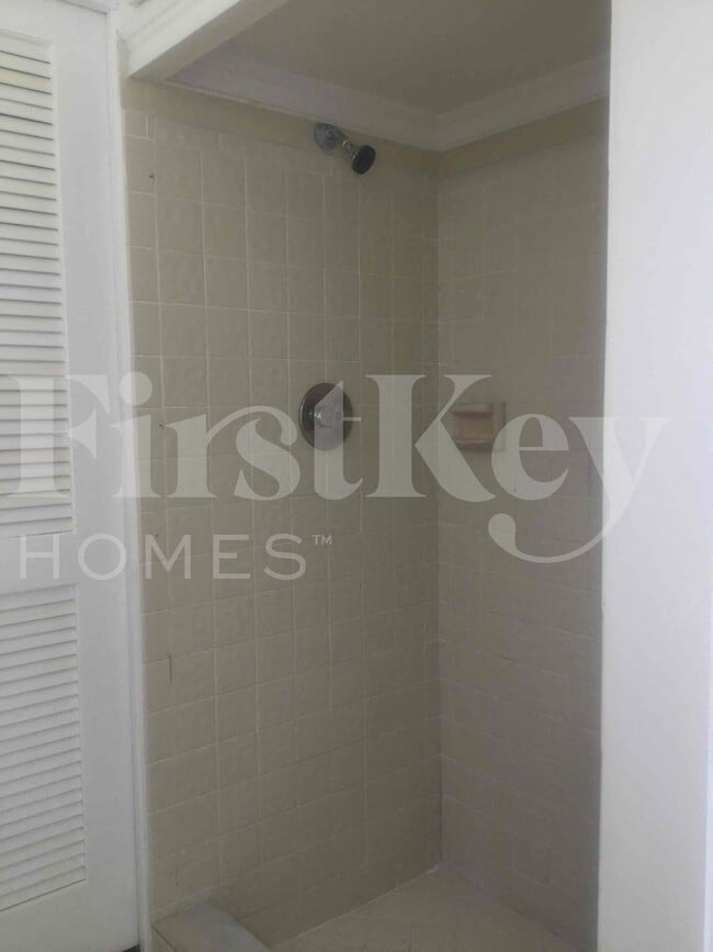 Building Photo - 19742 Carolina Cir