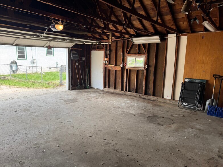 Building Photo - 314 12th Ave S