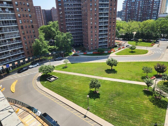 Building Photo - 61-35 98th St