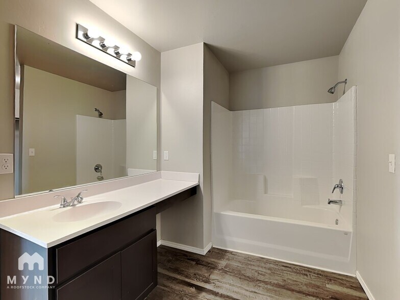 Building Photo - 1118 Flint Way
