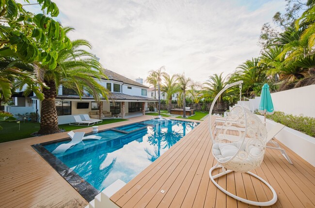 Building Photo - 25879 Chalmers Pl