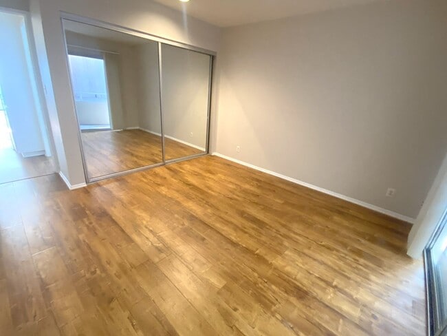 Building Photo - 4416 Highland Ave