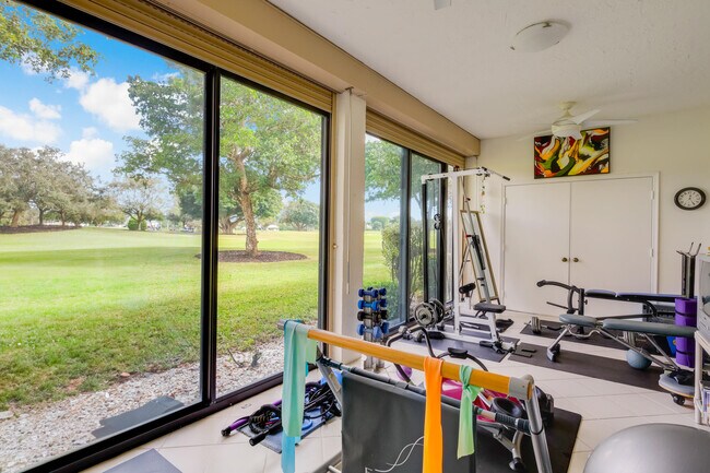 Building Photo - 11570 Briarwood Cir
