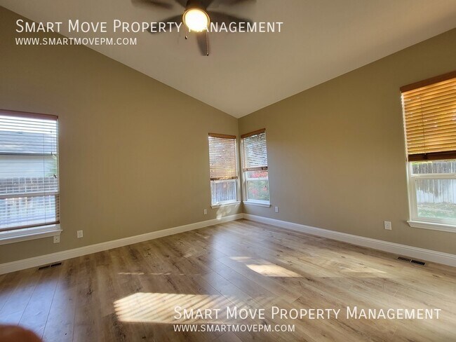 Building Photo - 1096 N Glenabby Pl