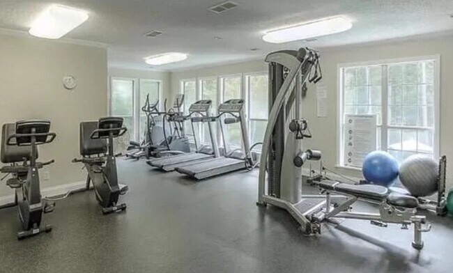 Building Photo - 6824 Glenridge Dr