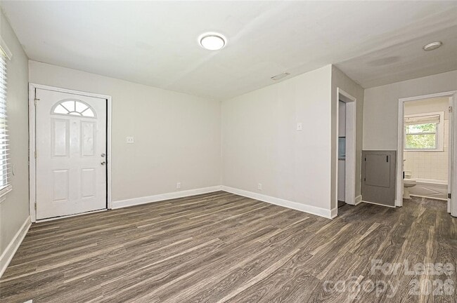 Building Photo - 3429 Tappan Pl