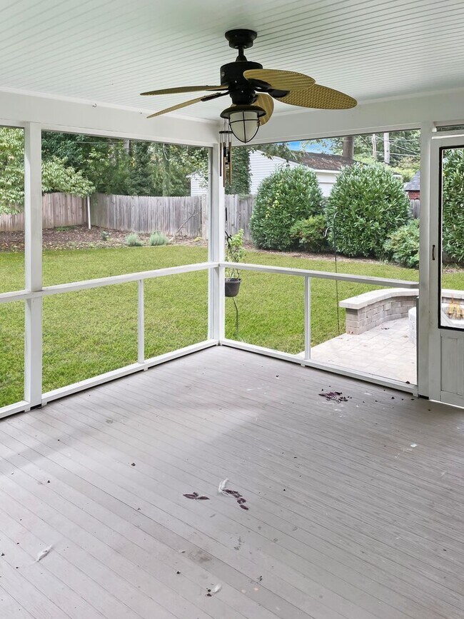 Building Photo - Holiday Special! Majestic single-family home!!! – No Application Fee This Season!