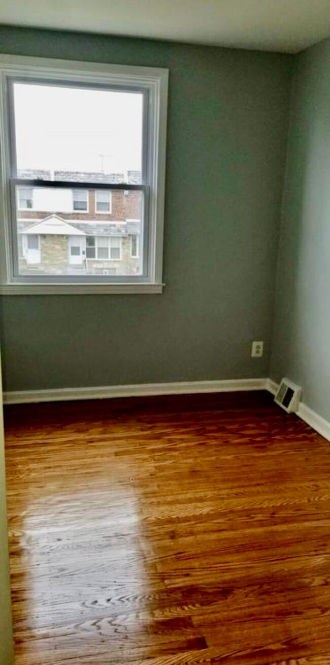 Building Photo - 7935 Leonard St