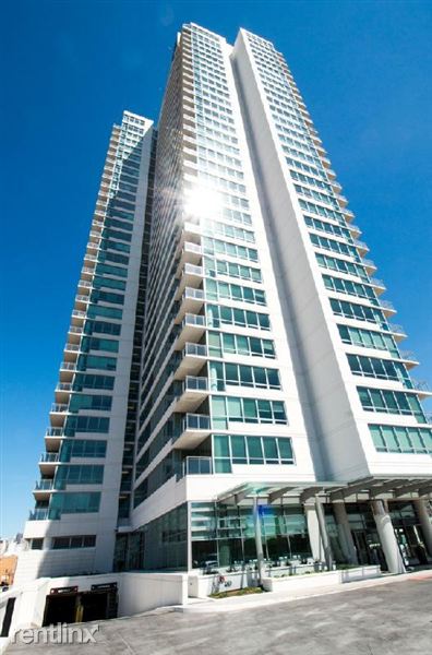 Building Photo - 306 N Halsted St