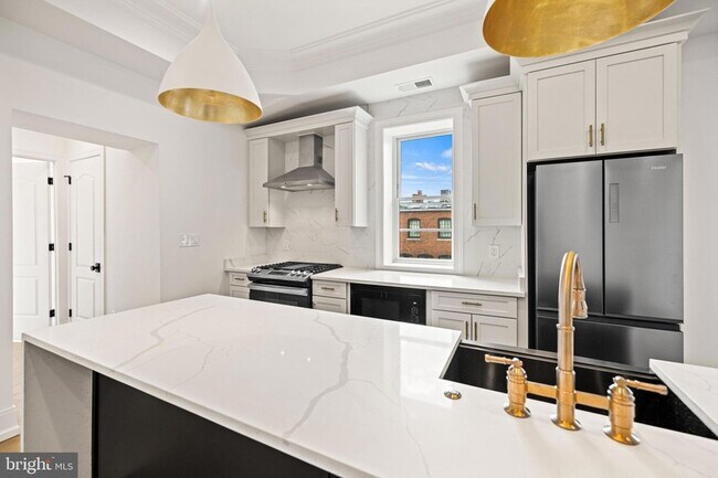 Building Photo - 1709 21st St NW