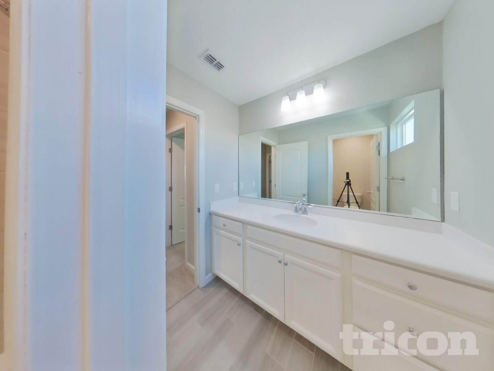 Building Photo - 9762 Lemon Grass Ln