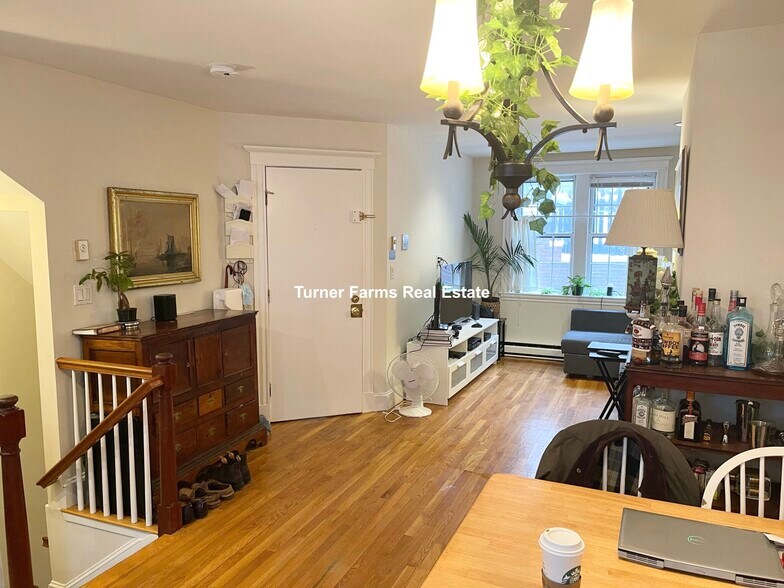 Building Photo - 16 Cedar Lane Way