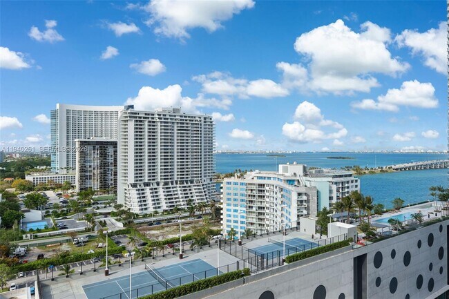 Building Photo - 501 NE 31st St