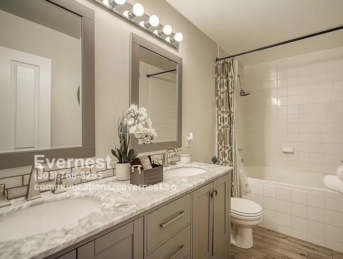 Building Photo - 1555 California St