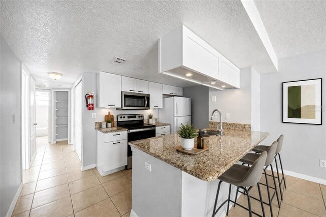 Building Photo - 2723 N Poinciana Blvd