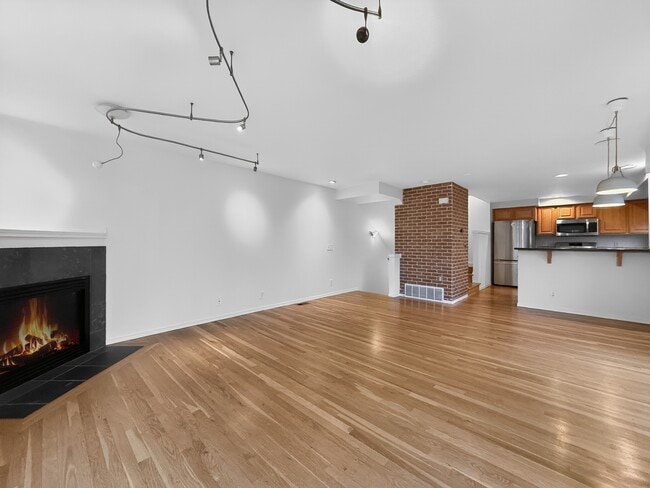 Building Photo - 4418 Corliss Ave N