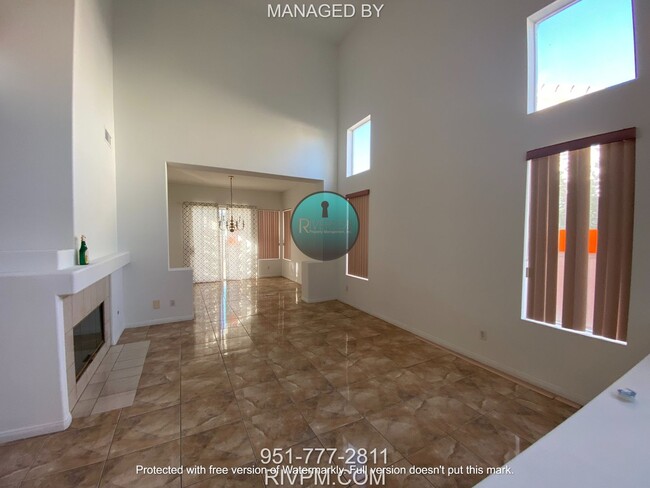 Building Photo - Step into luxury with this expansive 5 bed...