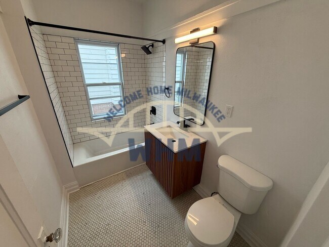 Building Photo - 1607 N 52nd St