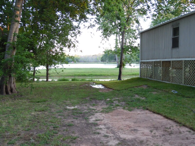 Building Photo - 111 Spur