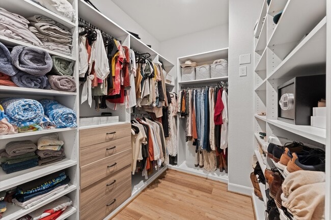 Building Photo - 311 Eado Park Cir