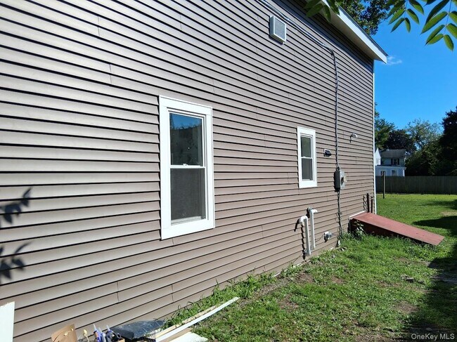 Building Photo - 12 Tobacco Ln
