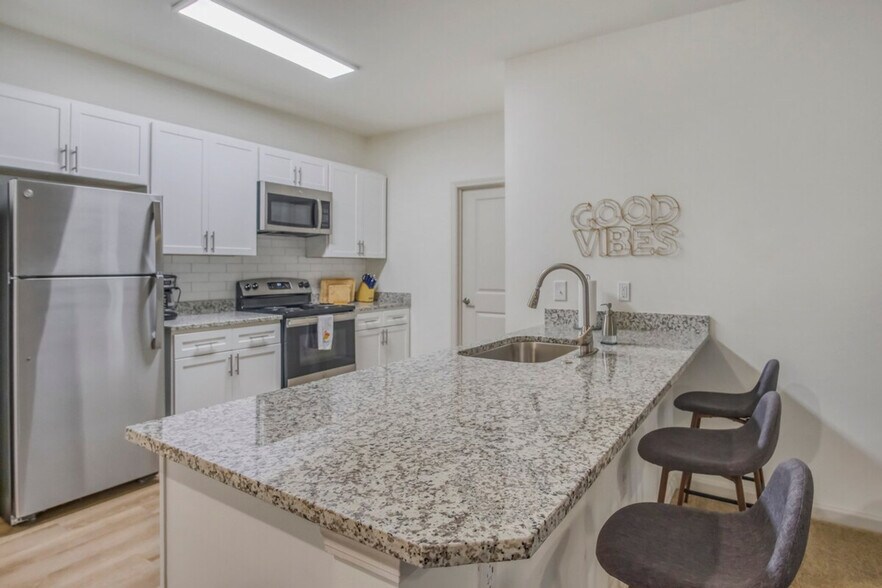 Building Photo - 8367 Coventry Ct