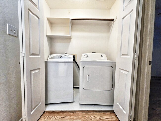 Building Photo - 127 Anise Tree Pl