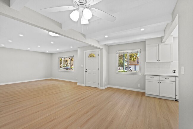 Building Photo - 836 Blair Ave