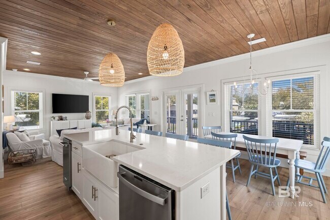 Building Photo - 5665 Armadillo Ave