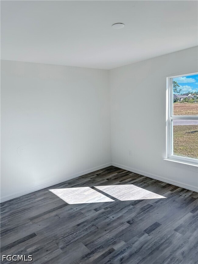 Building Photo - 3929 NW 42nd Ln