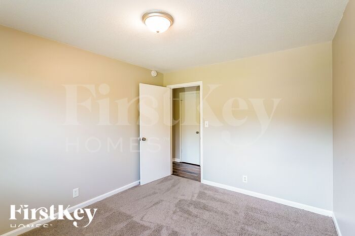 Building Photo - 2270 Provo Dr