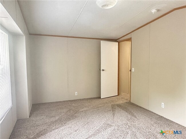 Building Photo - 208 Picasso Dr
