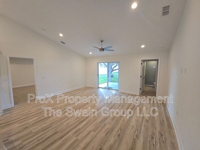 Building Photo - 803 Allison Pl