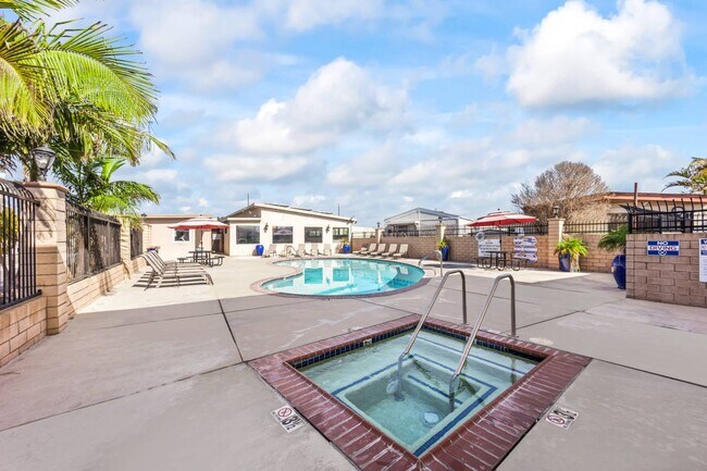 Building Photo - 80 Huntington St