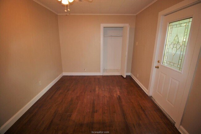 Building Photo - 1015 Milner Dr