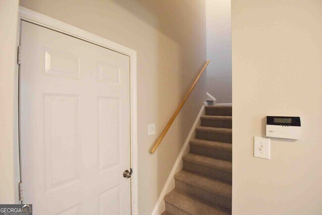 Building Photo - 208 Turnbridge Cir