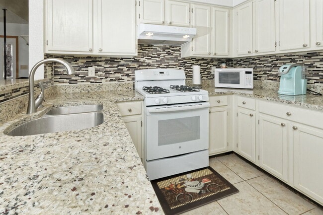 Building Photo - Lots of space for you and your dog!