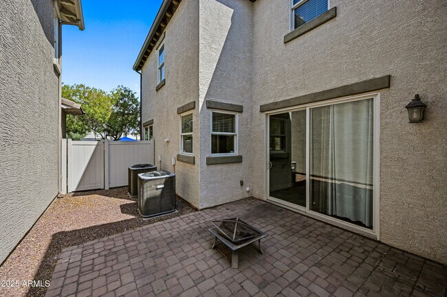 Building Photo - 839 S Adam Wy