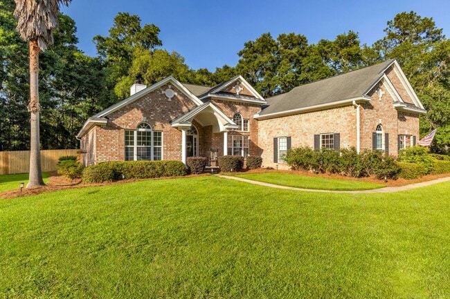 Building Photo - Gorgeously Updated 4 Bed/3.5 Bath in Tranquilla Hall - Buckhead