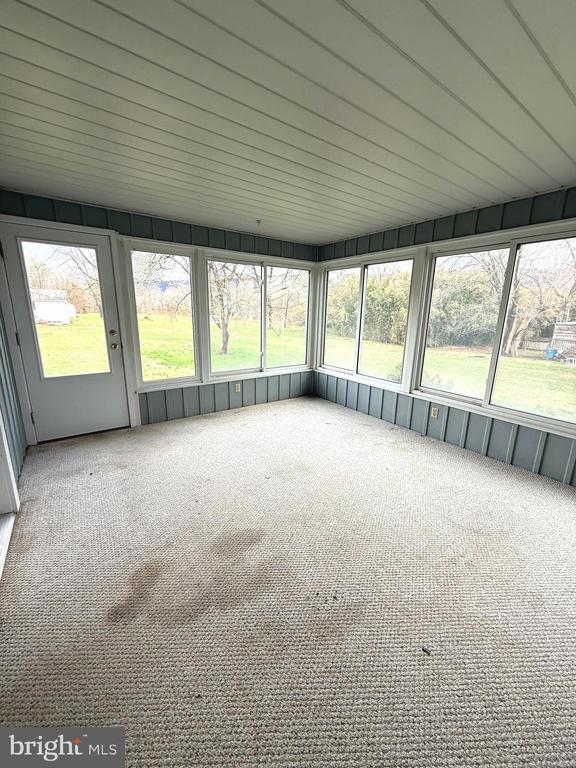 Building Photo - 4324 Valley Rd