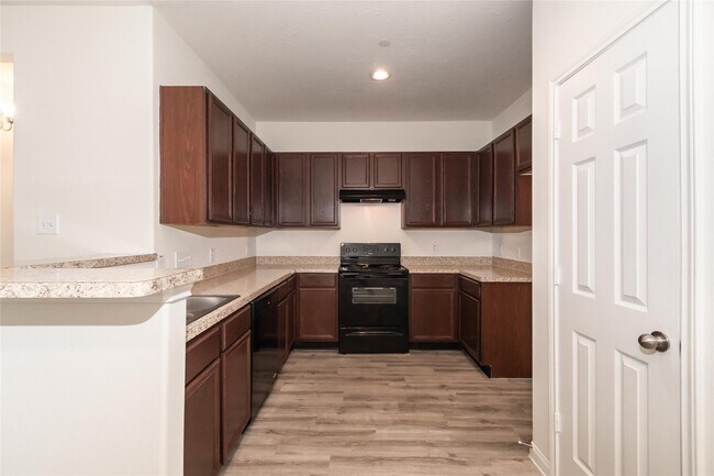 Building Photo - 3914 Calgary Cir