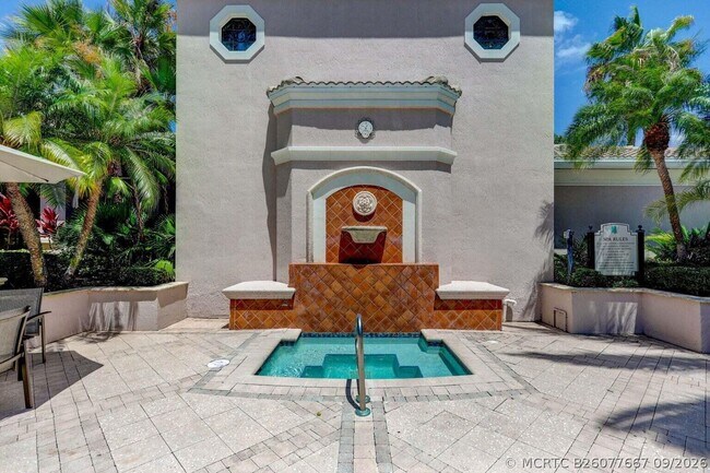 Building Photo - 3022 Alcazar Pl
