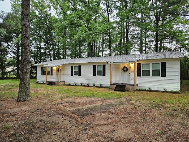 Building Photo - 105 CR 2002