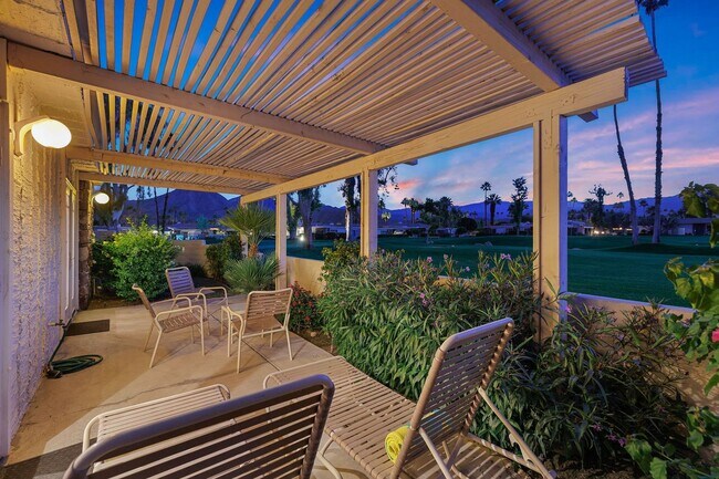 Building Photo - Luxury Golf Course Retreat in Indian Wells