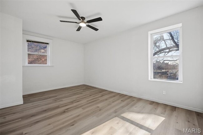 Building Photo - 816 McLaran Ave