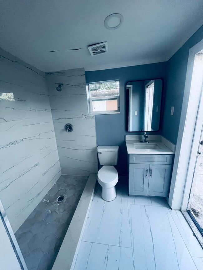 Building Photo - 938 Sarazen Dr