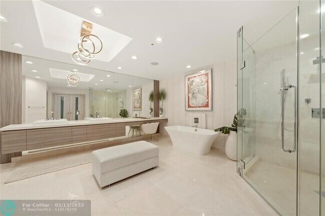 Building Photo - 17301 Biscayne Blvd