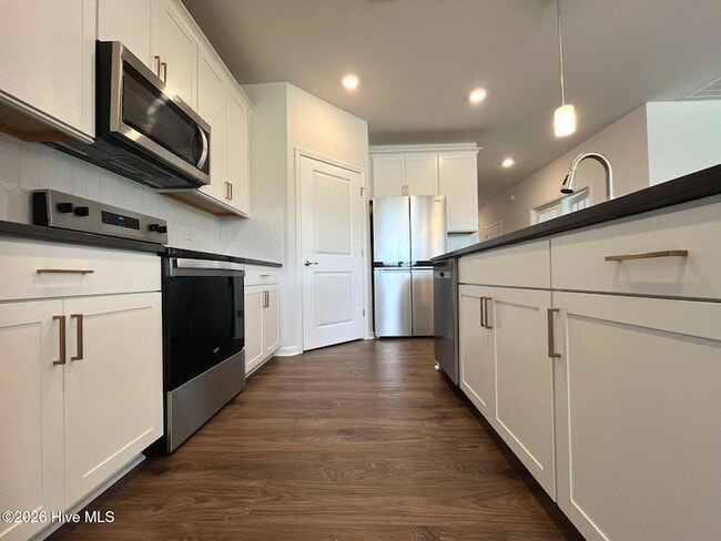 Building Photo - 512 Ragapple Ln