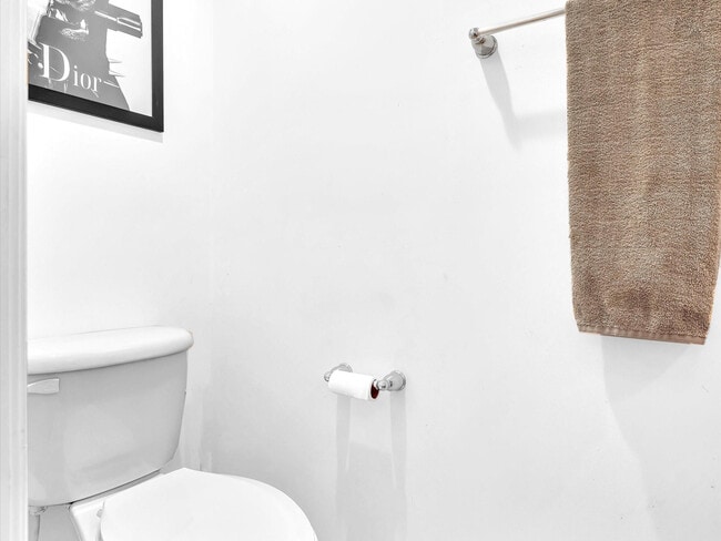 Building Photo - 2329 Vintage Dr