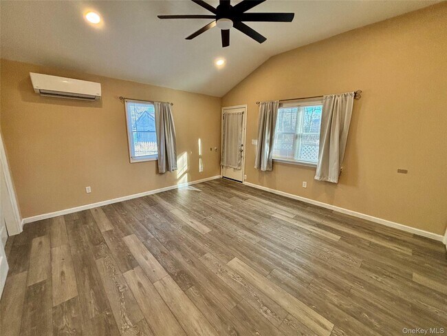 Building Photo - 158 Noel Dr